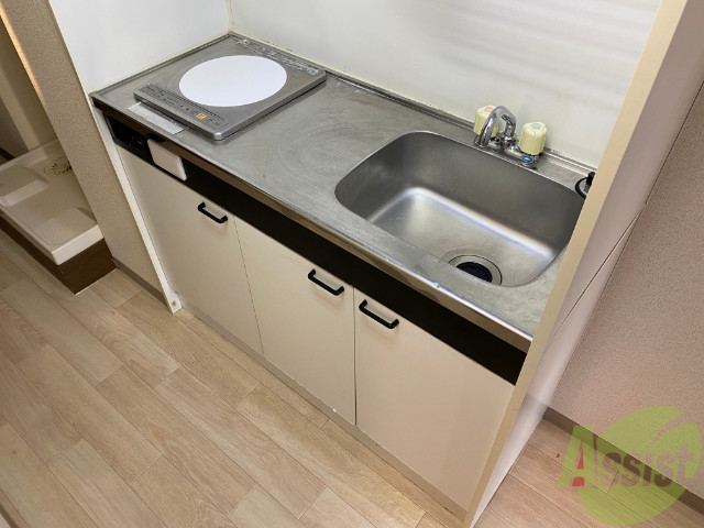 キッチン　キッチンはこちらです。十分な広さがございますね