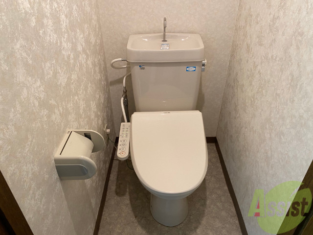 トイレ　ウォシュレット付きのトイレです。シャワートイレは日本の宝。