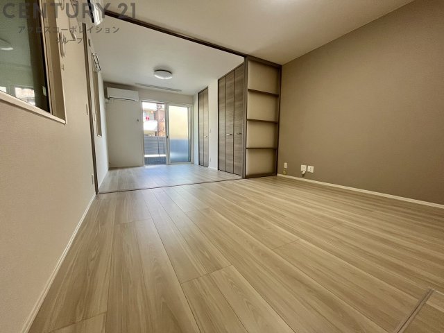 居室・リビング　エアコン・照明付きのオール洋室の1LDK！