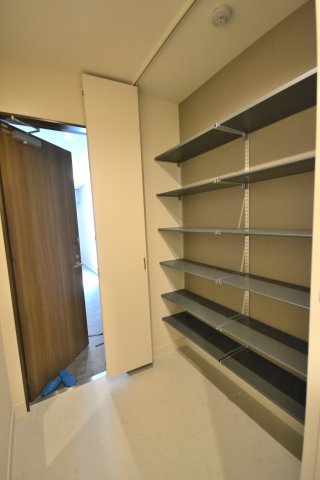 玄関　★天井高シューズBOXあり♪