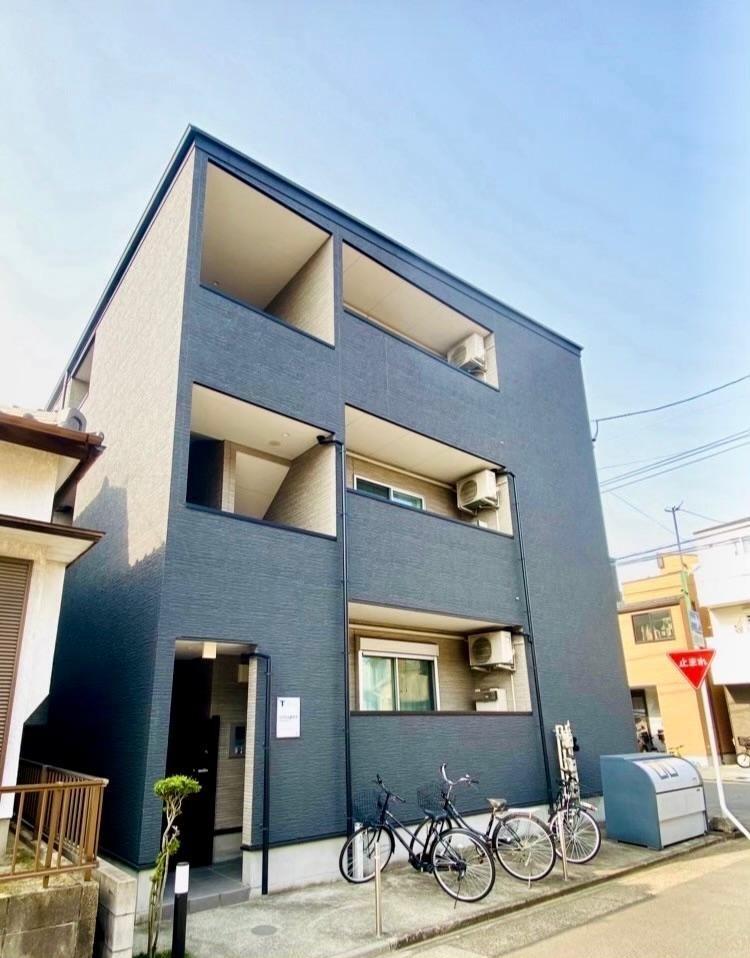 建物外観　シックで落ち着きのある外観