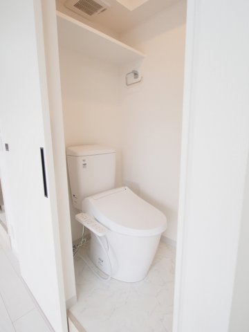 トイレ　嬉しい温水洗浄便座♪