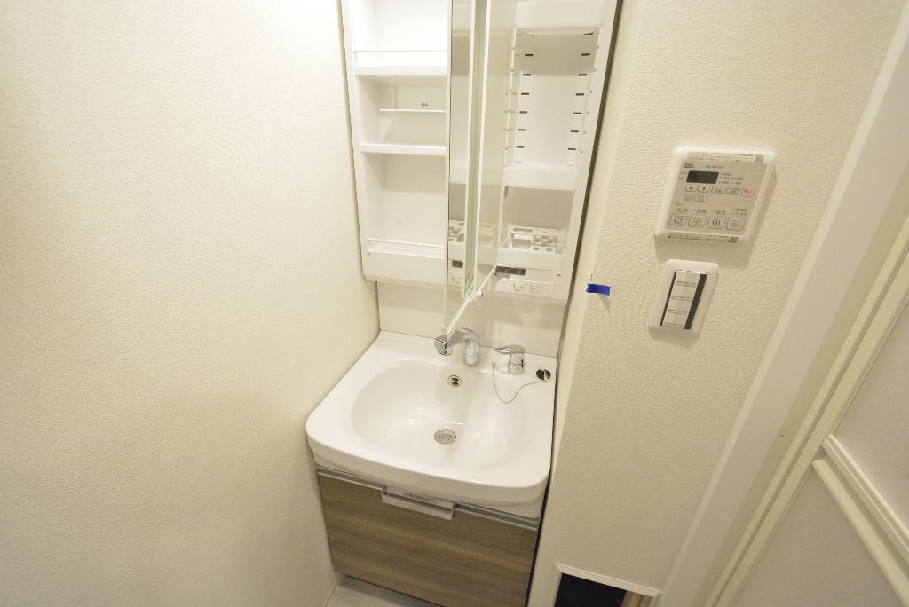 洗面設備　洗髪洗面化粧台