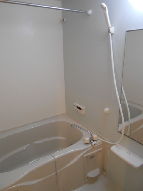 バス・シャワールーム　追焚機能付浴槽・浴室乾燥機完備