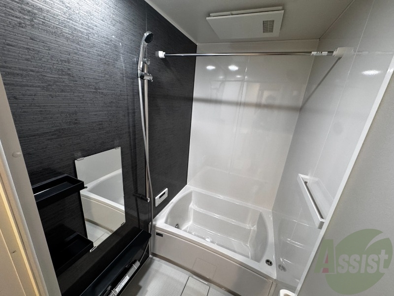 バス・シャワールーム　こちらはお風呂です。毎日の疲れをさっぱり流しましょう。