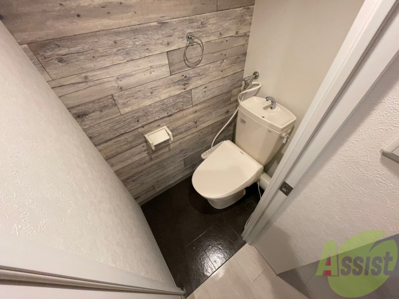 トイレ　こちらはトイレです。清潔感があり、安心して使用できます。