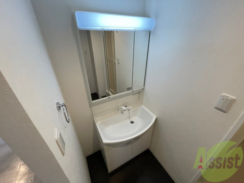 洗面設備　洗面台はこちら。身支度はここでばっちりですね。