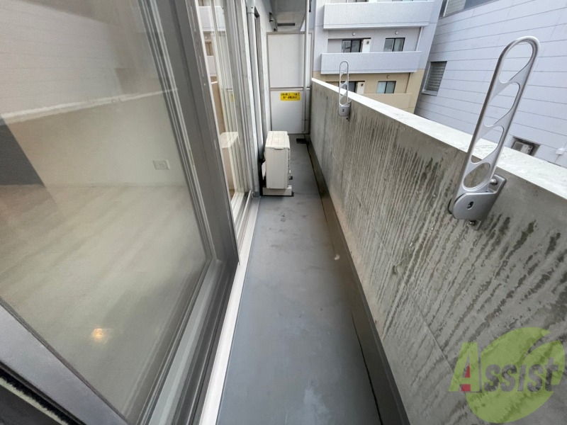 バルコニー　窓を開けると風通しも良く、気分も上がりそう！