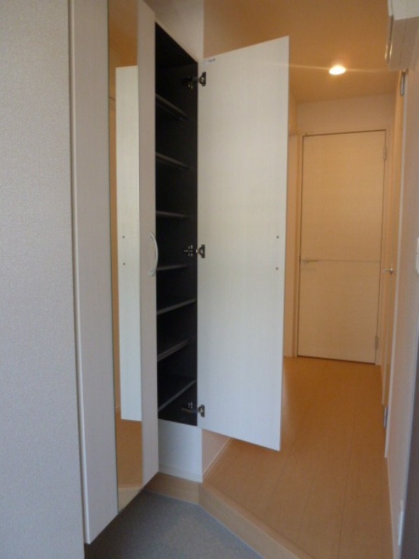 玄関　図面と現状に相違がある場合には現状を優先