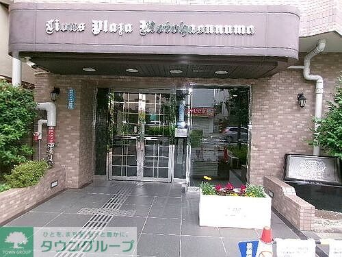 エントランス　エントランス外観　※前回募集時2023年6月撮影