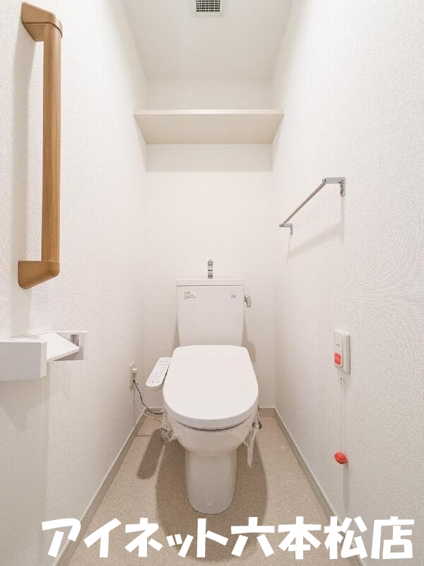 トイレ　ウオシュレット付きです