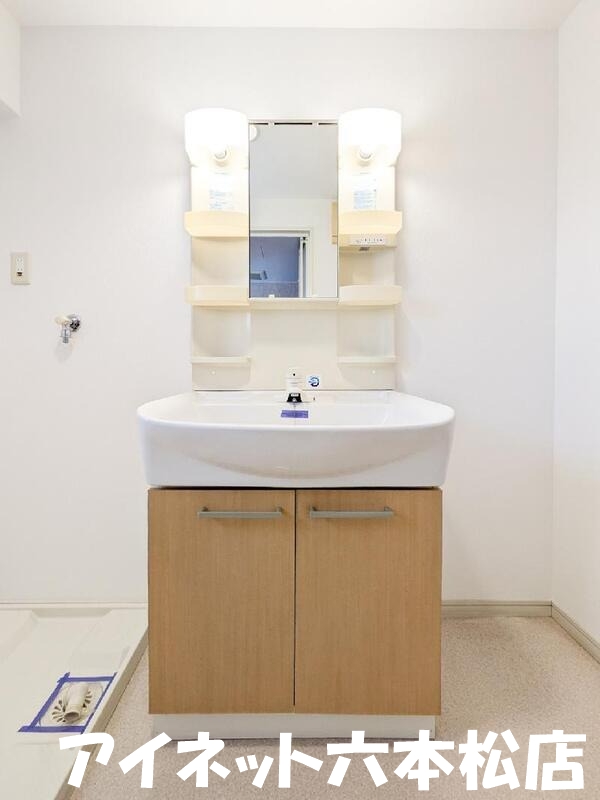 洗面設備　お出かけ前の支度はこちらで