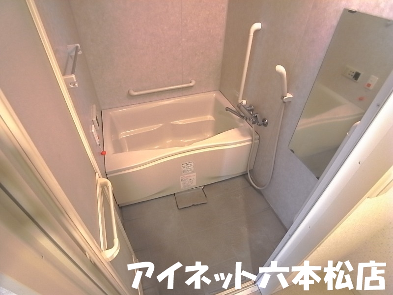 バス・シャワールーム　1日の疲れを癒されてください