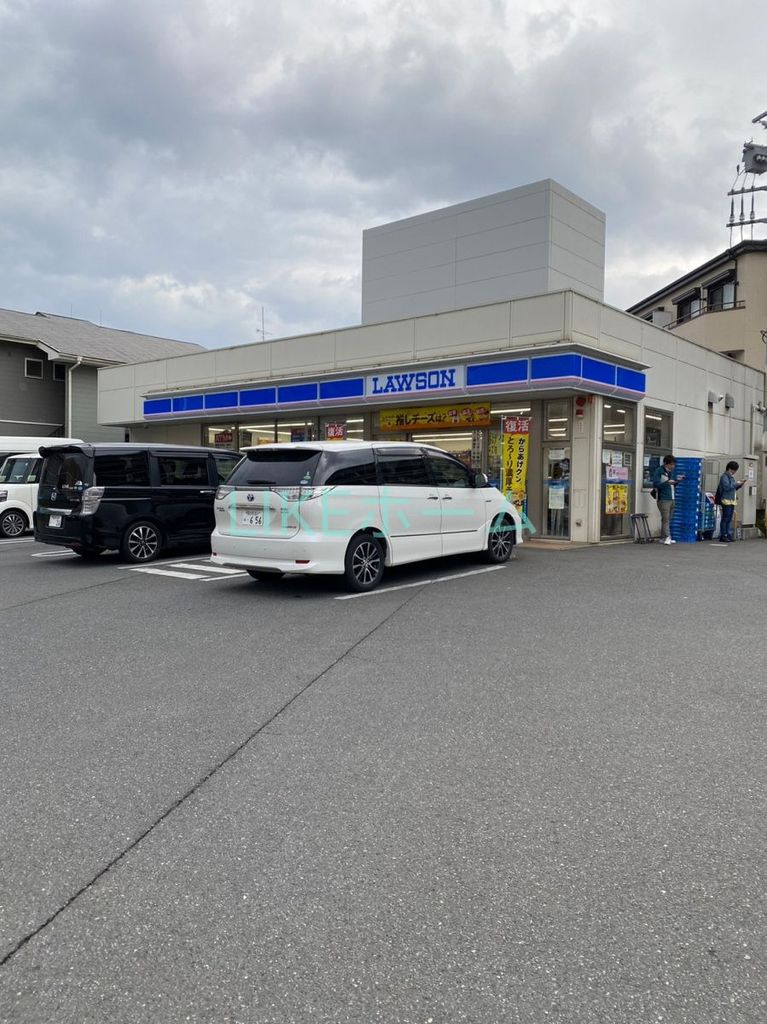 コンビニ　ローソン船橋塚田駅前店（コンビニ）まで1000m
