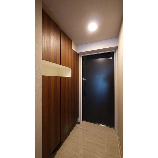 玄関　玄関収納も充実しています