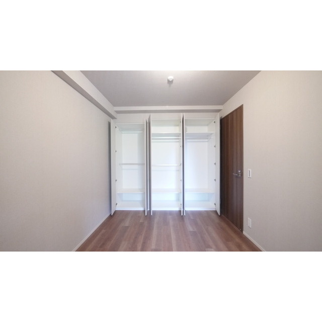 その他部屋・スペース　約２．４ｍ壁一面の収納