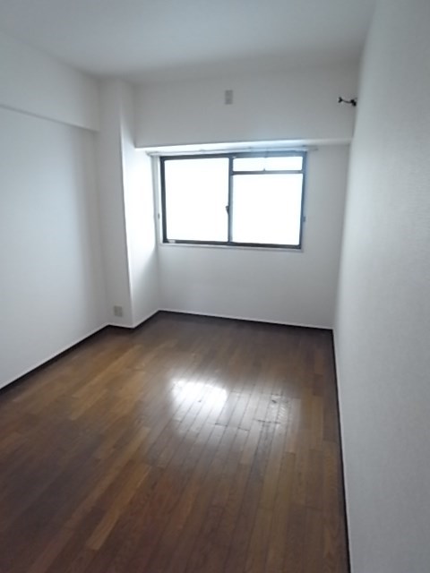 その他部屋・スペース　開放的な寝室です