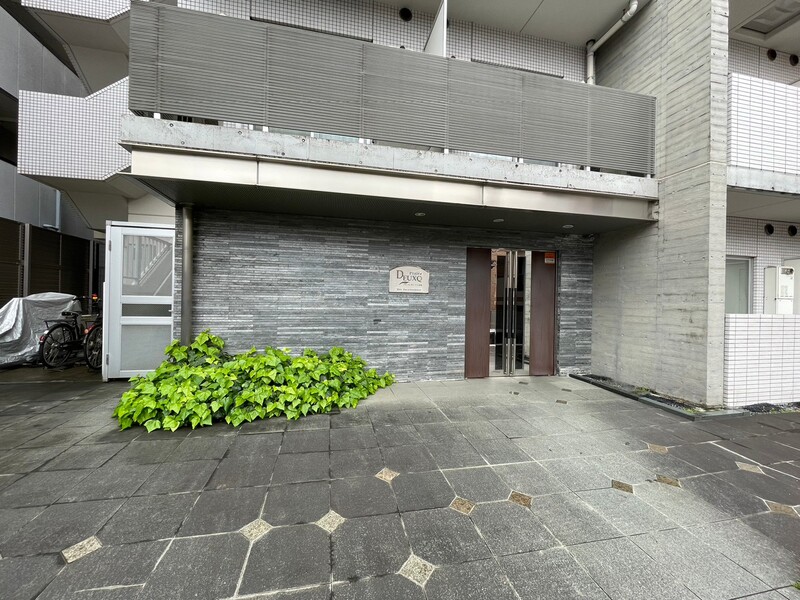 エントランス　弊社は都内全域の物件をご紹介可能です！