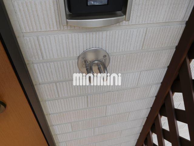 玄関　玄関前のワンちゃんフックです。