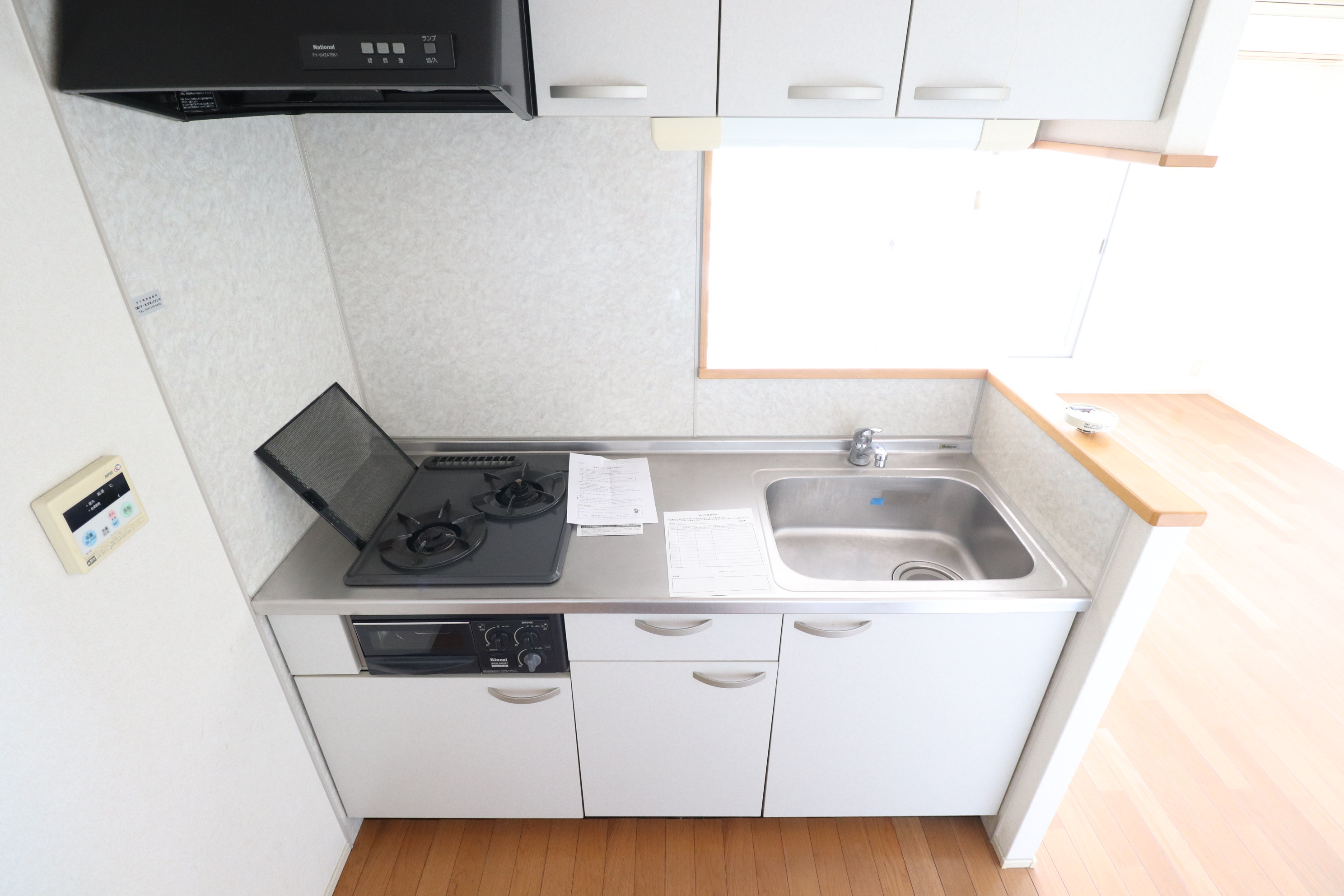 キッチン　嬉しいコンロ付きの使いやすいキッチン♪