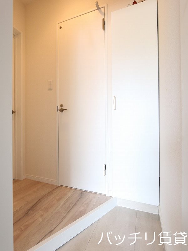 玄関　画像は同シリーズタイプの為、参考写真になります。