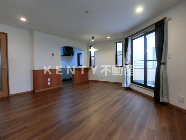 居室・リビング　ゆったり過ごせる居間です