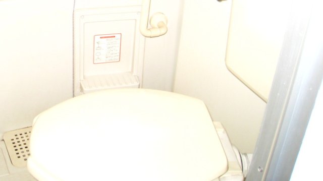 トイレ　同物件、別号室のものです。