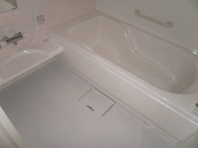 バス・シャワールーム　１号室　浴室