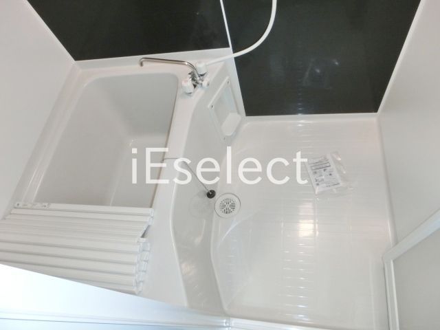 バス・シャワールーム　浴室乾燥機付きのバス。