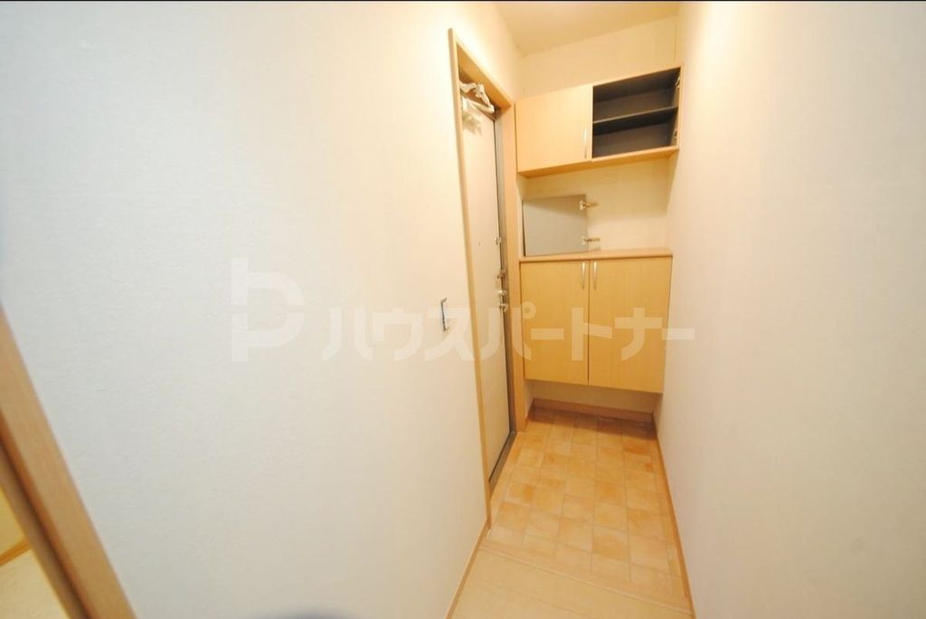 玄関　リフォーム中です。