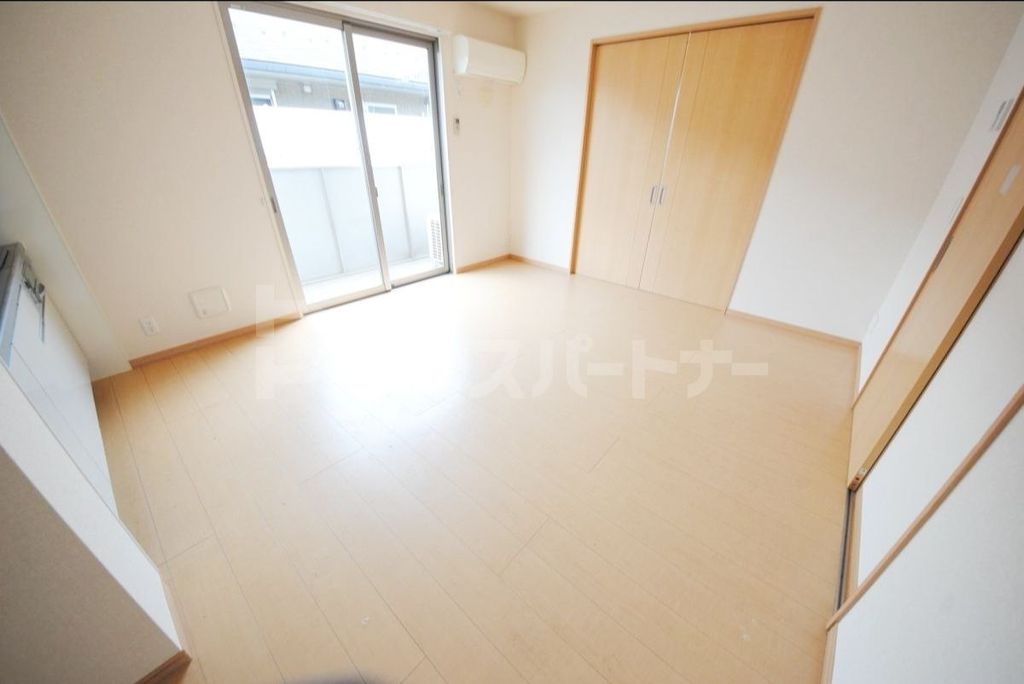 居室・リビング　リフォーム中です。