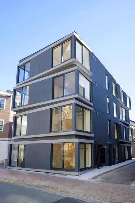 建物外観　直線が綺麗な外観