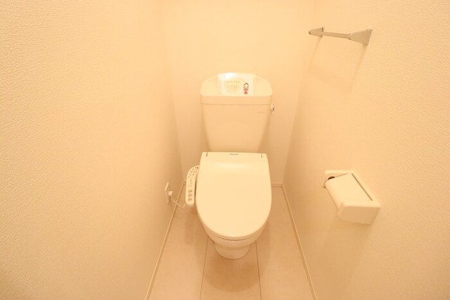 トイレ　参考写真（同建物別部屋のものです）