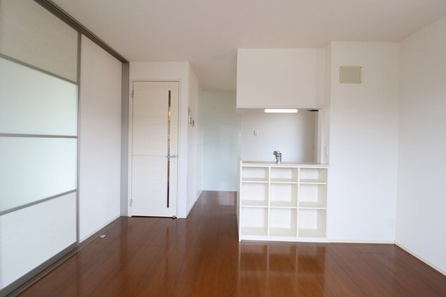 居室・リビング　参考写真（同建物別部屋のものです）