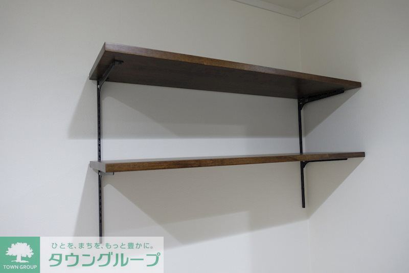 収納　飾り棚は高さ調節可能で、好みに合った使い方ができそうです♪