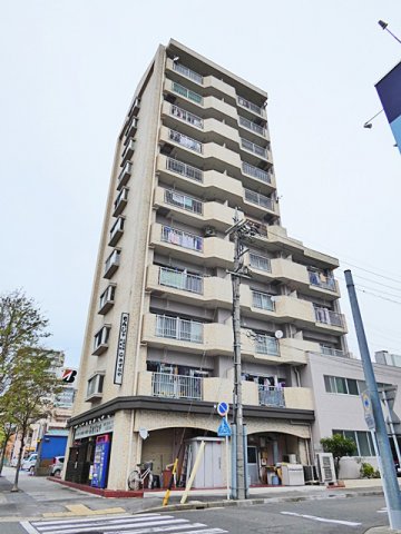 建物外観　安心の鉄筋コンクリート造ですよ☆☆☆