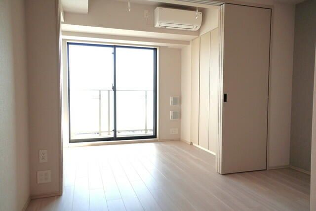 居室・リビング　写真は同タイプ住居です。