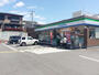 コンビニ　ファミリーマート高石高師浜店（コンビニ）まで256m