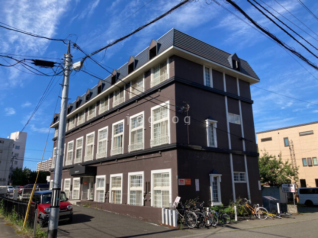 建物外観　ハイヴィレッジ１