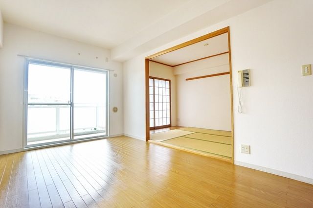 居室・リビング　※別部屋参考写真です