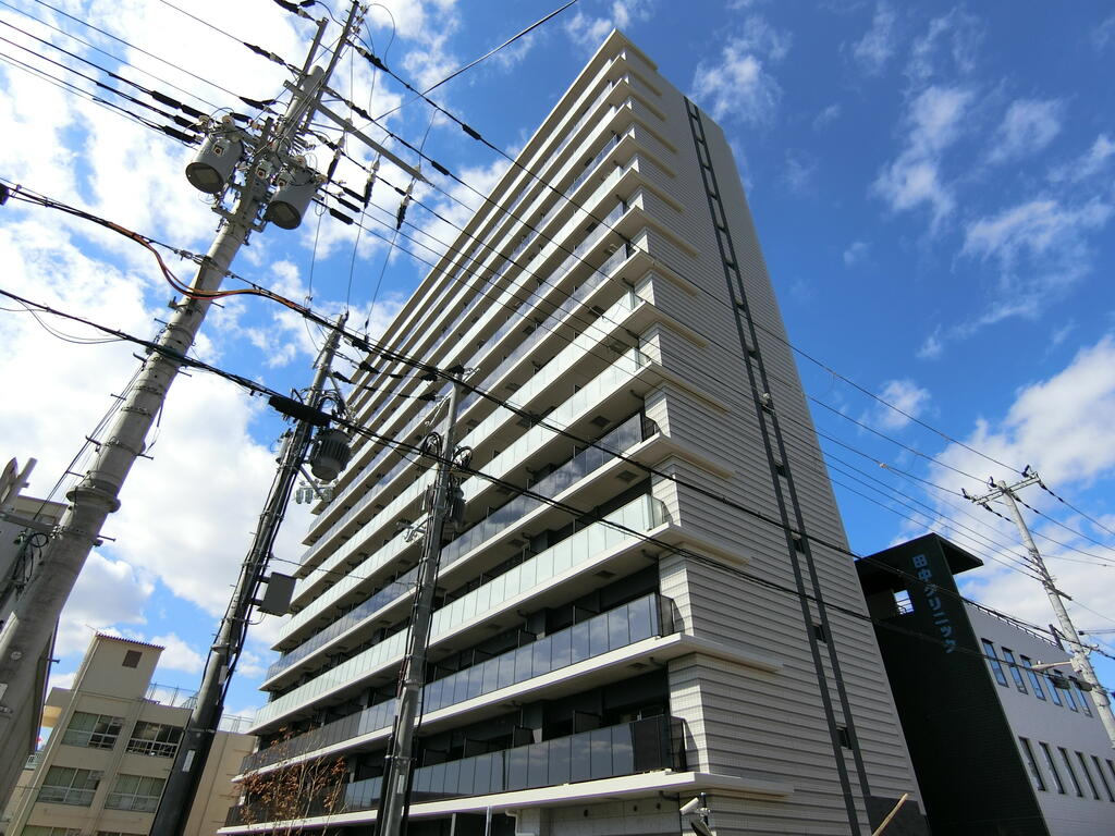 建物外観　南向きバルコニー！