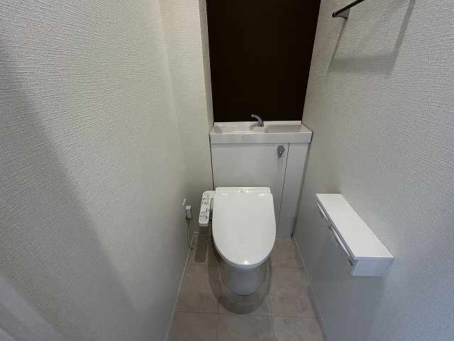 トイレ　温水洗浄便座　WC