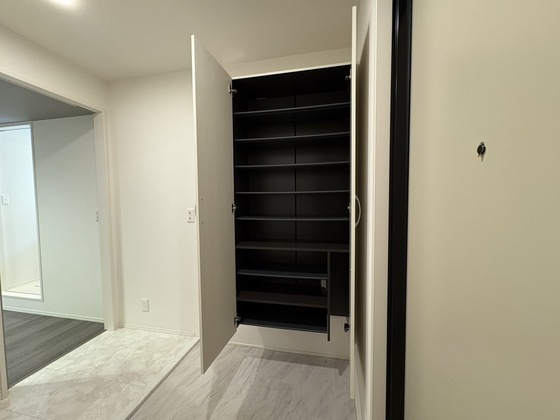 玄関　※別部屋の写真です