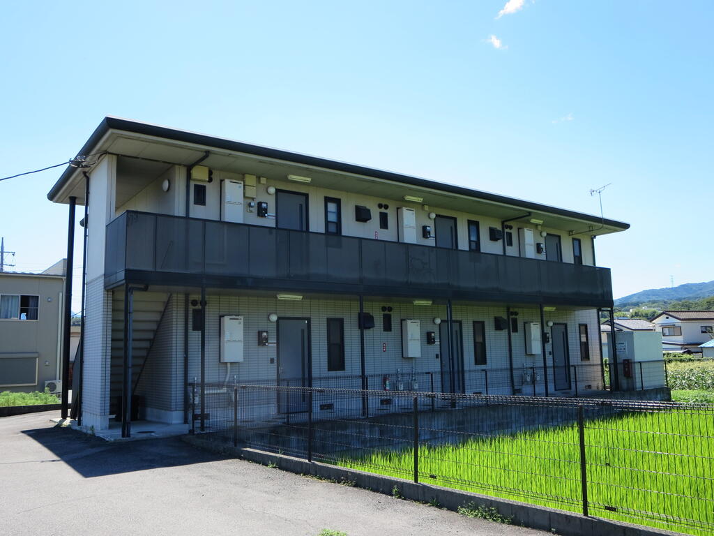 建物外観　※現在は建物北側に住宅が建っております。