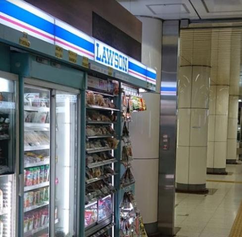コンビニ　ローソン メトロス水天宮前店（コンビニ）まで106m