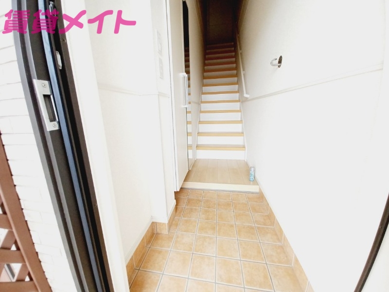 玄関　別部屋反転画像参考