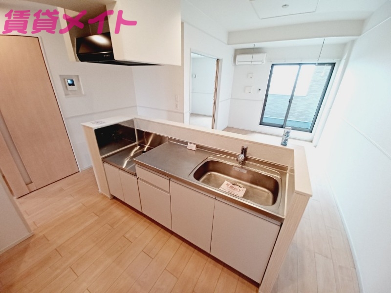 キッチン　別部屋反転画像参考