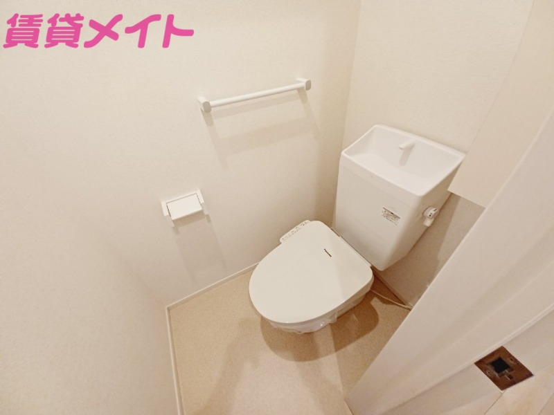 トイレ　別部屋反転画像参考