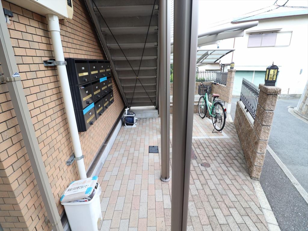 エントランス　メールボックスあります