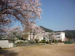 中学校　市川町立鶴居中学校（中学校）まで2100m